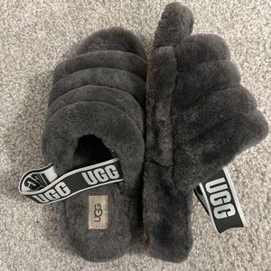 UGG women’s Fluff Yeah Slide - size 7